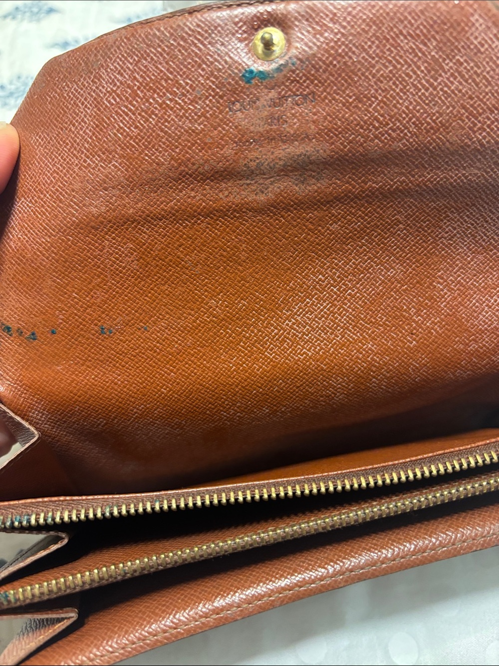 Louis Vuitton Brown Monogram Men's Wallet with Gold Hardware - Picture 2 of 7